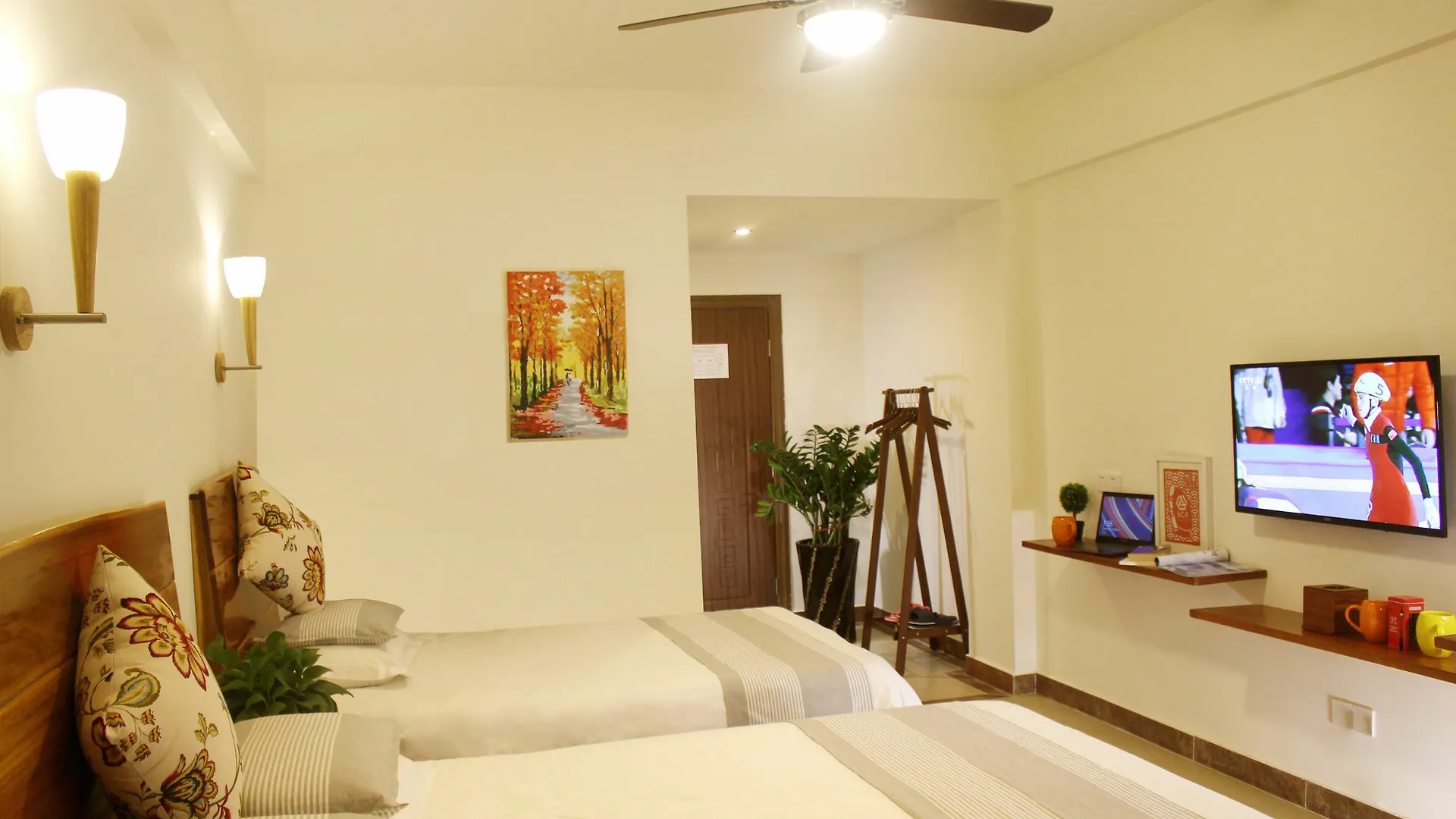 Sunny Sanya Destination Hotel Haitang 3*,  Китай